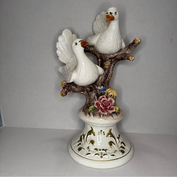 Capodimonte Doves 
